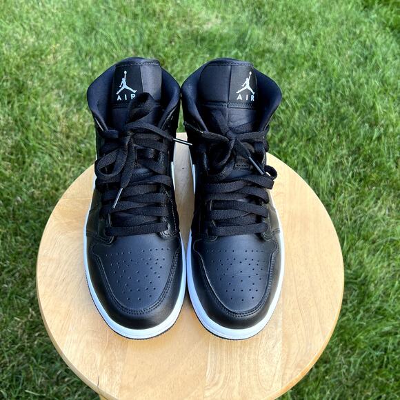 Size 9 - Wmns Nike Air Jordan 1 Mid Black White Women's Shoes - Ships Now - Picture 5 of 11